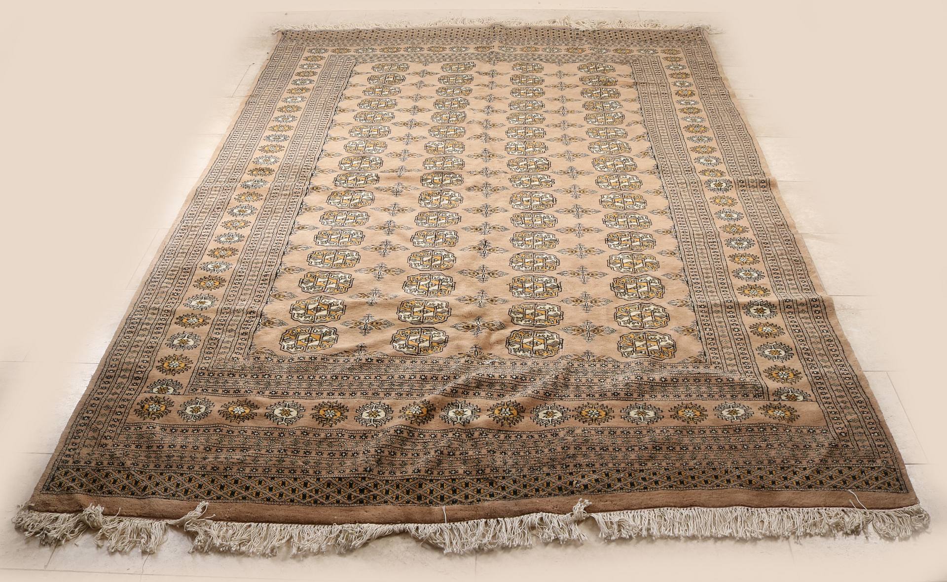 Groot Perzisch kleed, 189 x 262 cm.