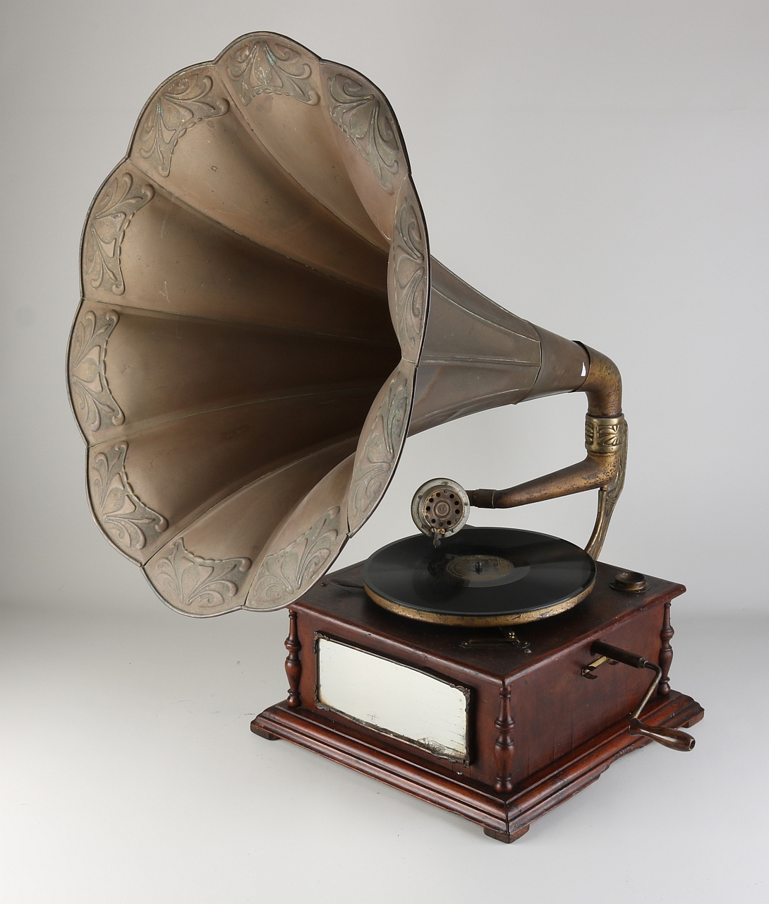 Antieke grammofoon, 1900