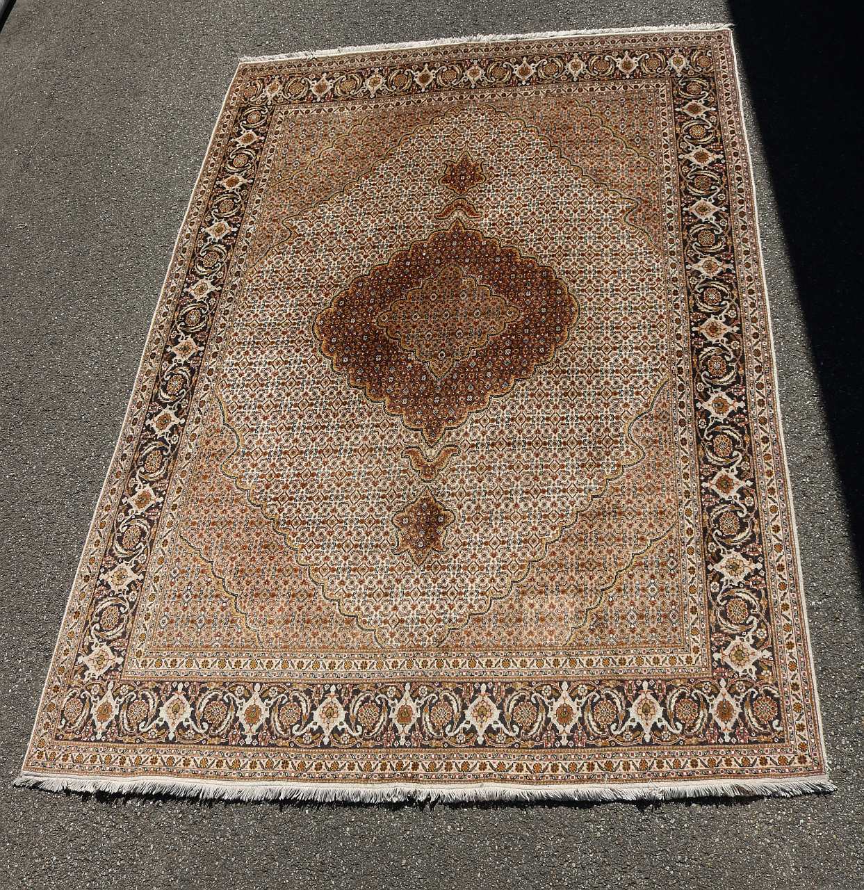 Perzisch tapijt, 295 x 203 cm.