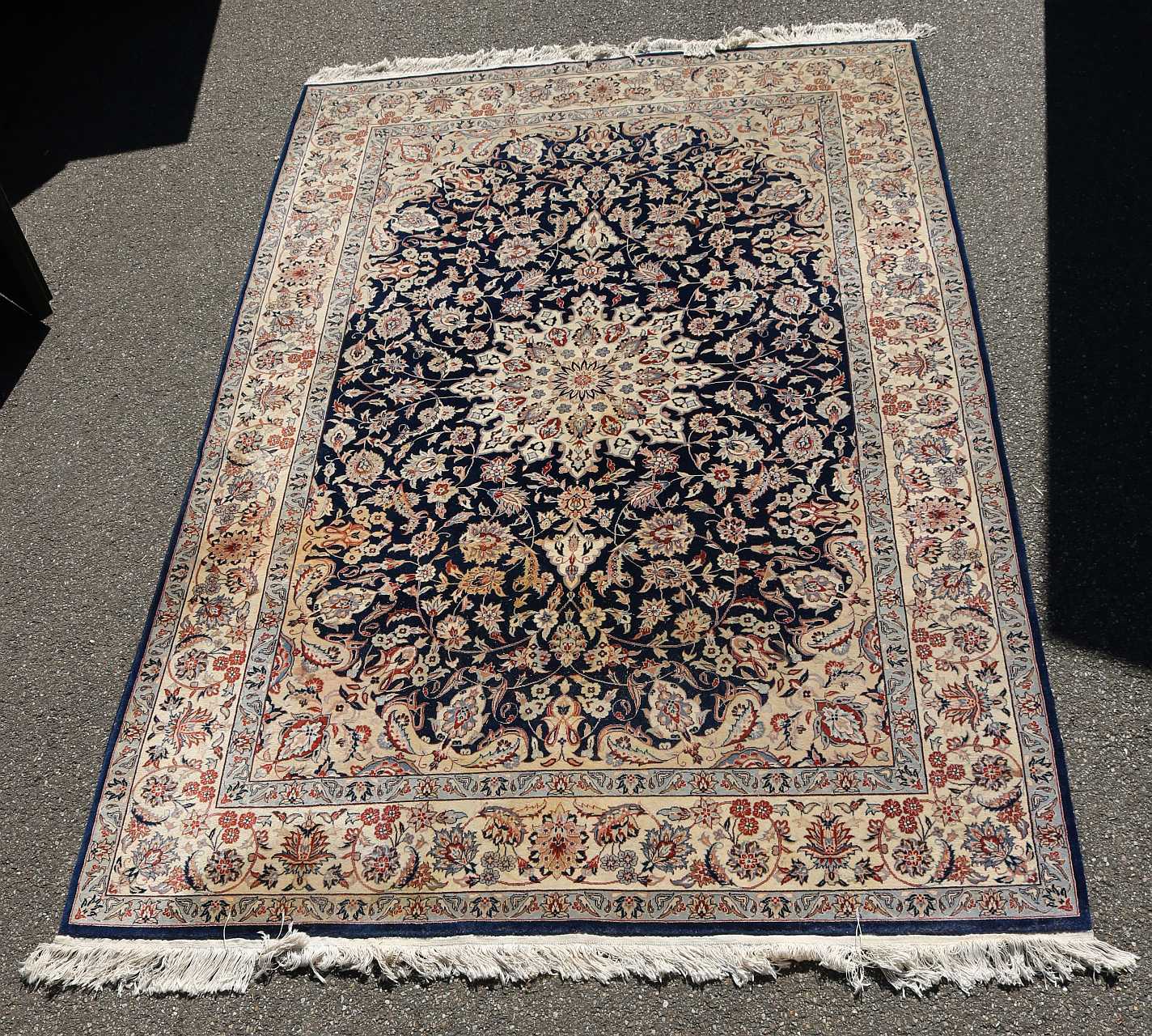 Perzisch tapijt, 288 x 190 cm.