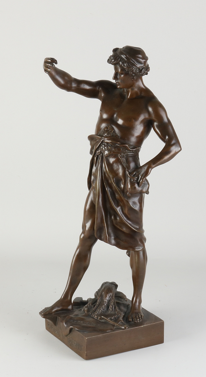 Bronzen beeld, E. Picault