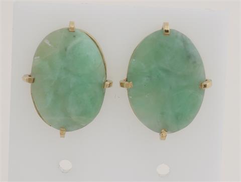 Gouden oorstekers met jade